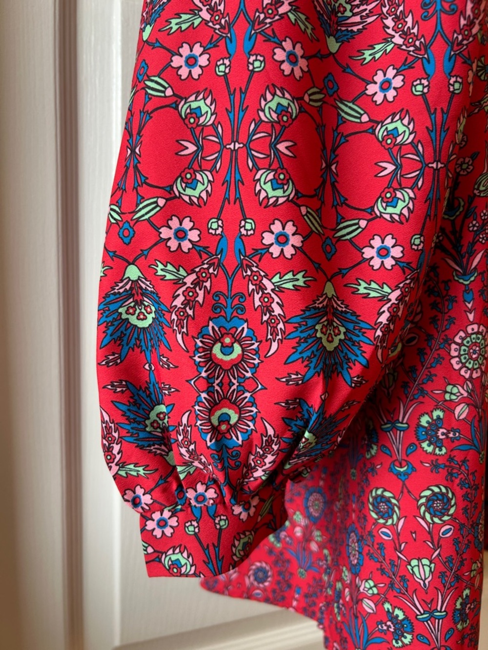 Red Floral Puff-Sleeve Women’s Top